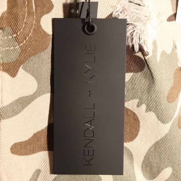 NWT Kendall & Kylie Camo Jeans Size 27 - Picture 2 of 10